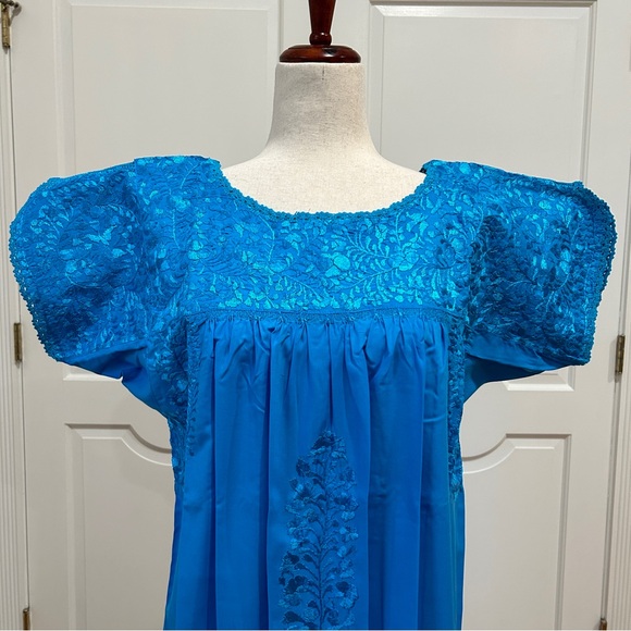 San Antonino Maxi Dress,Oaxaca Mexican dress.Hand Embroidered with Silk Threads. - Picture 3 of 9